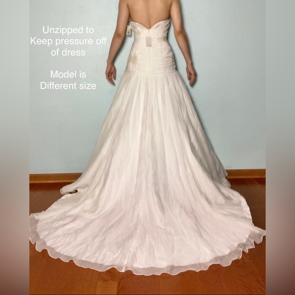 2 sunflower embroidery crepe pleated train mermaid trumpet wedding dress Galina - Picture 8 of 9